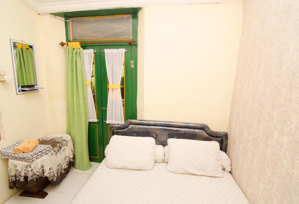 Pendopo Andari Homestay Yogyakarta Exterior foto