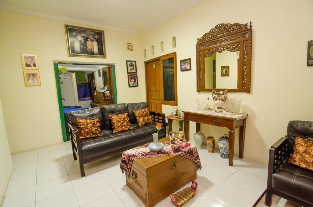 Pendopo Andari Homestay Yogyakarta Exterior foto