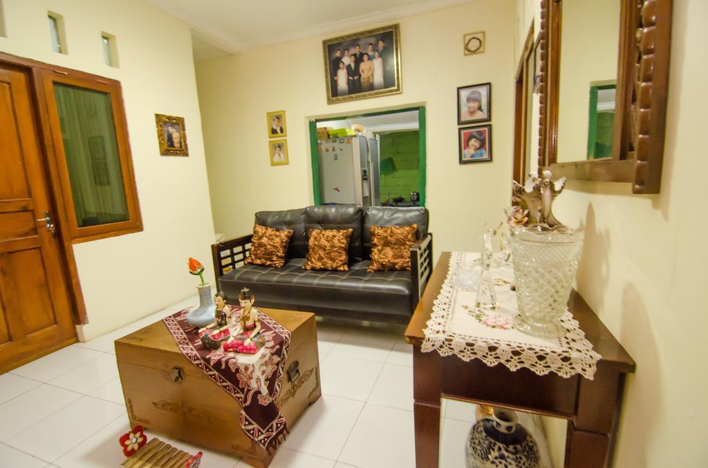 Pendopo Andari Homestay Yogyakarta Exterior foto
